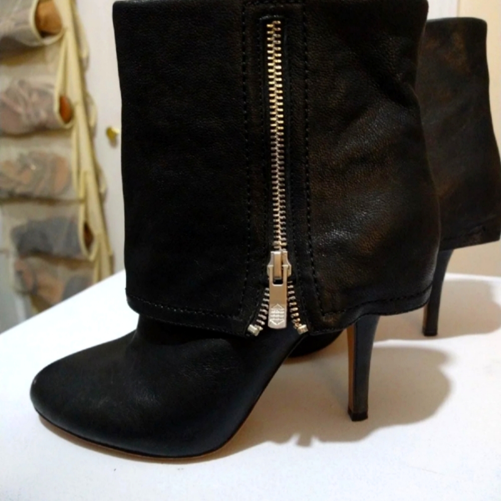 Vince Camuto 4 in  leather booties size 6.5B